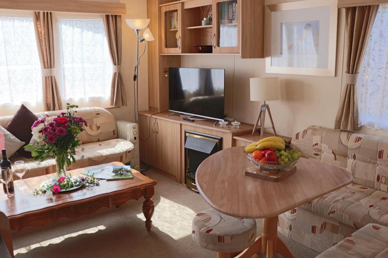 Palm 1 Park Home With Hot Tub 스와니지 외부 사진