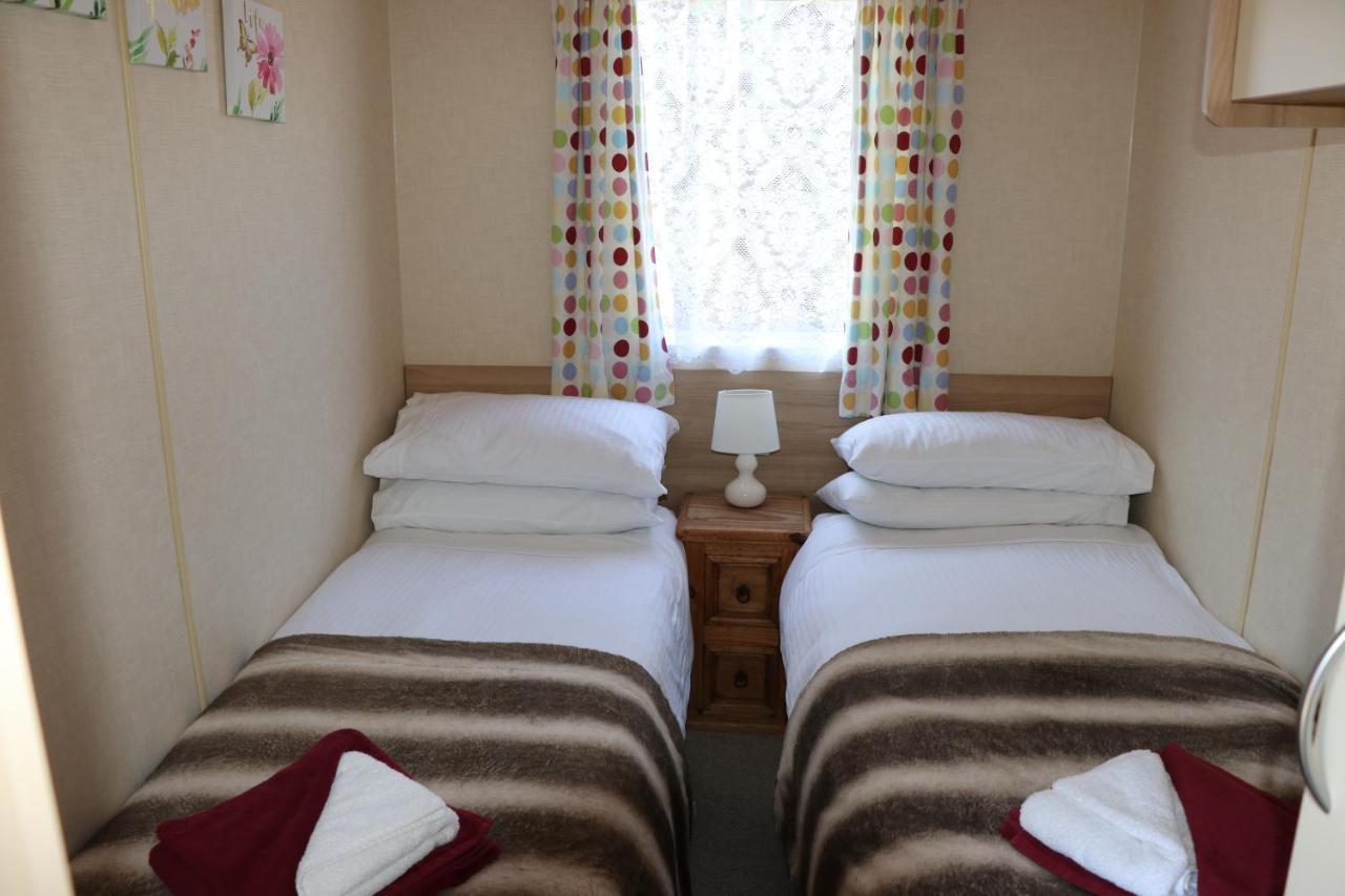 Palm 1 Park Home With Hot Tub 스와니지 외부 사진