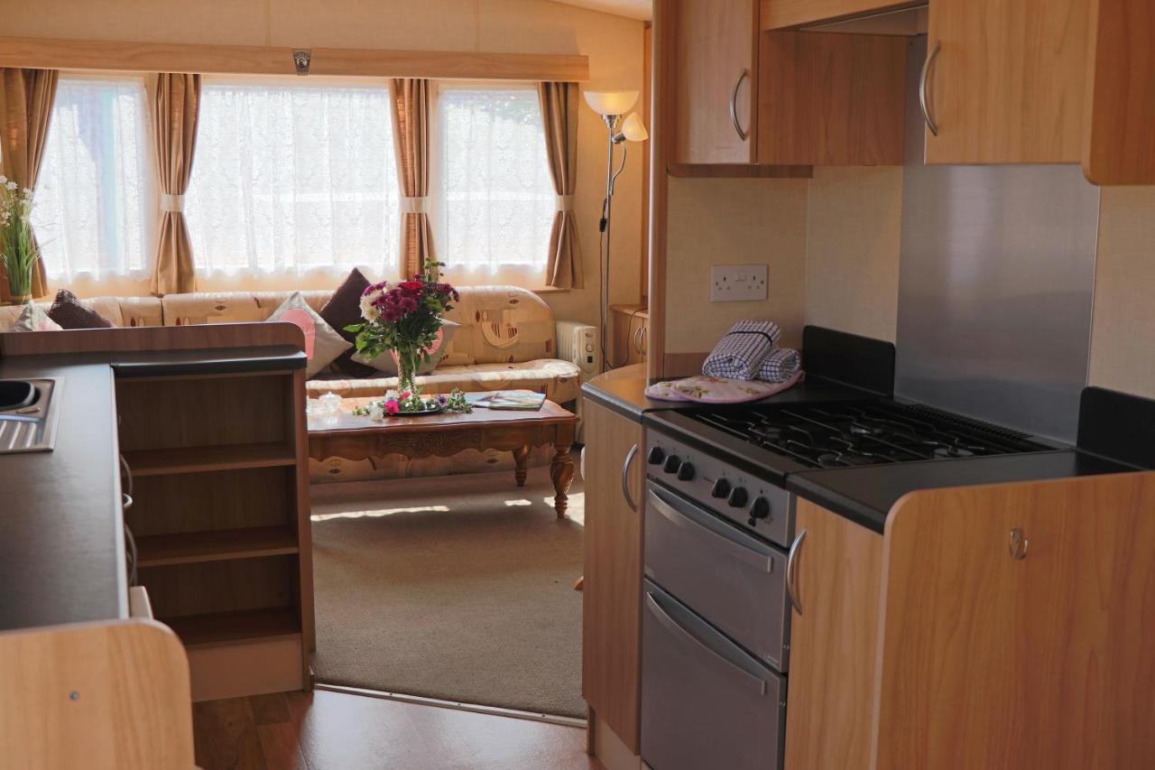 Palm 1 Park Home With Hot Tub 스와니지 외부 사진