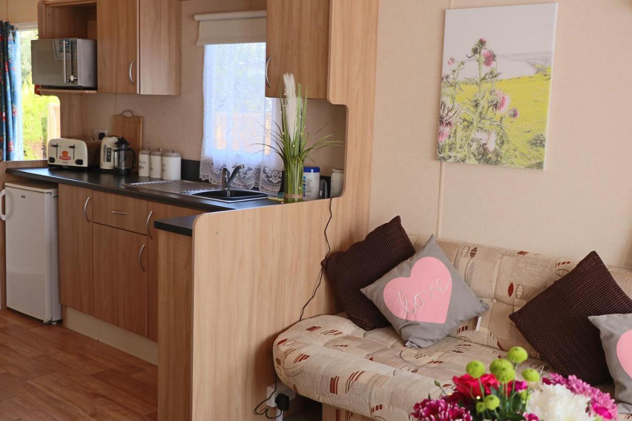 Palm 1 Park Home With Hot Tub 스와니지 외부 사진