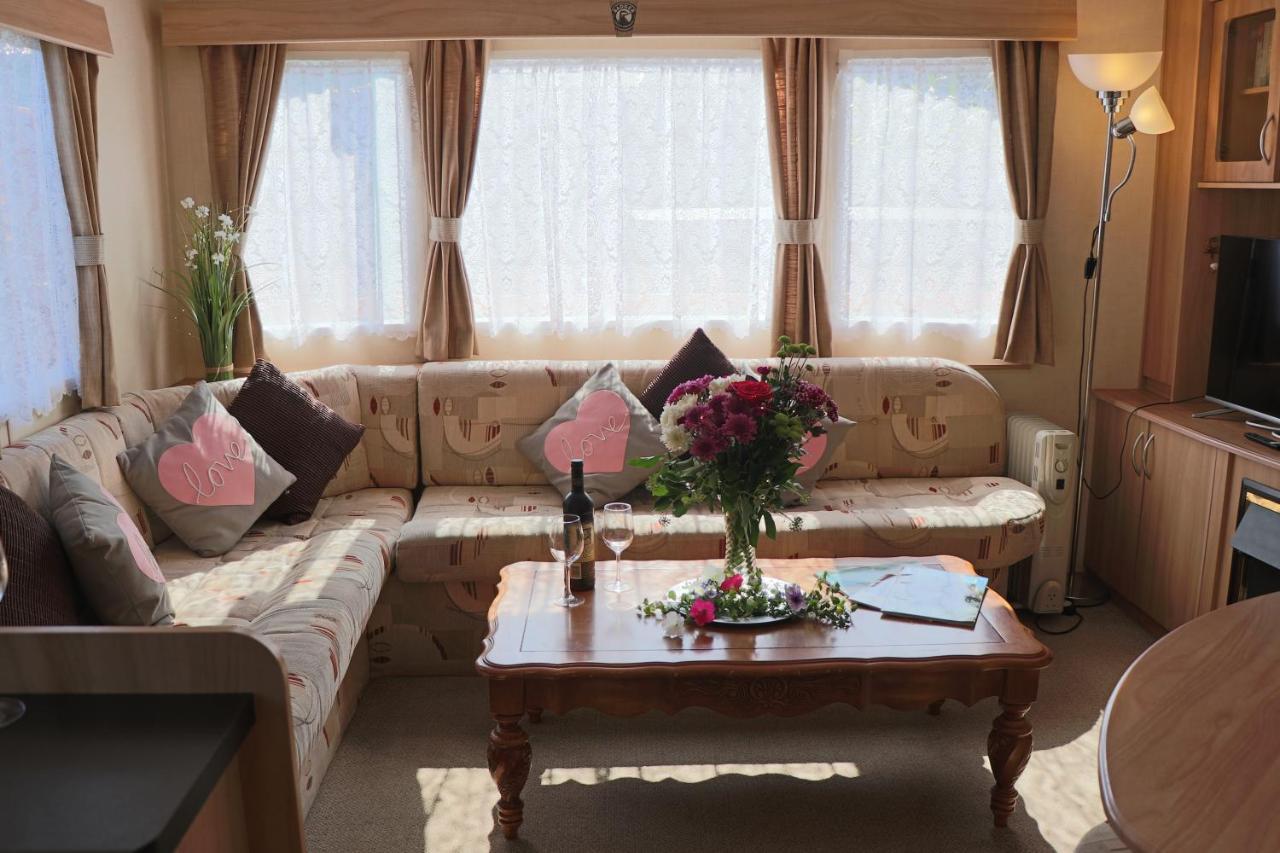 Palm 1 Park Home With Hot Tub 스와니지 외부 사진