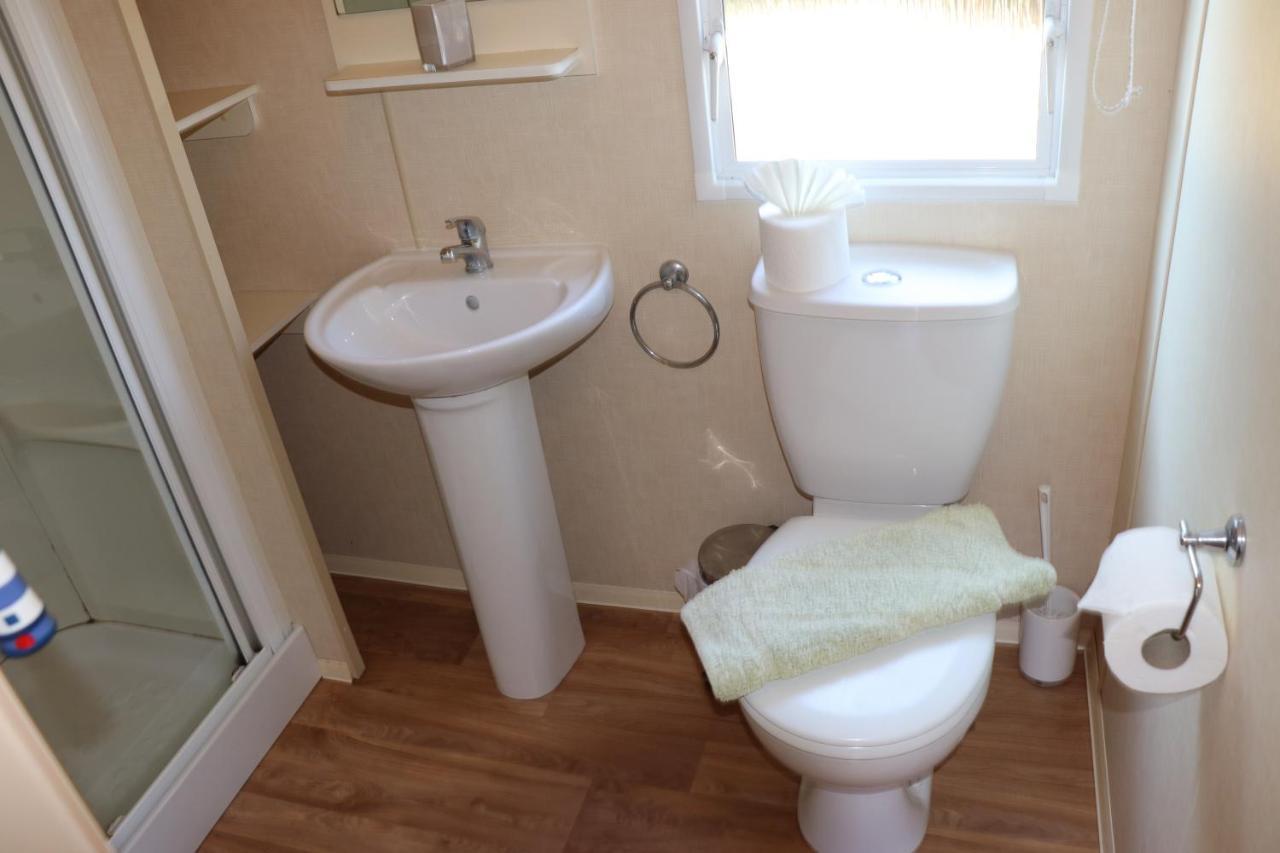 Palm 1 Park Home With Hot Tub 스와니지 외부 사진