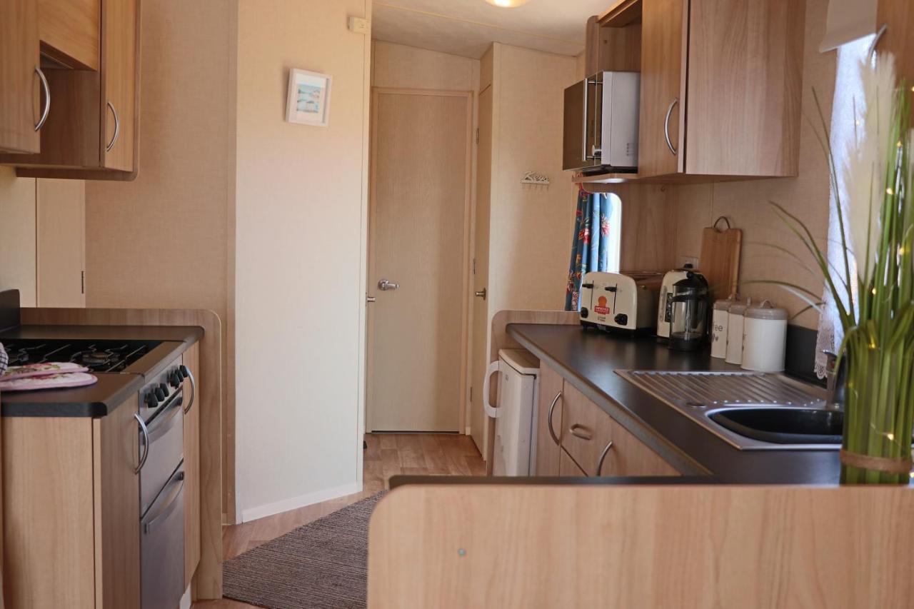 Palm 1 Park Home With Hot Tub 스와니지 외부 사진